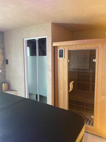 Villa Spa Piscine : Entre Mer Et Montagne Foissac  エクステリア 写真